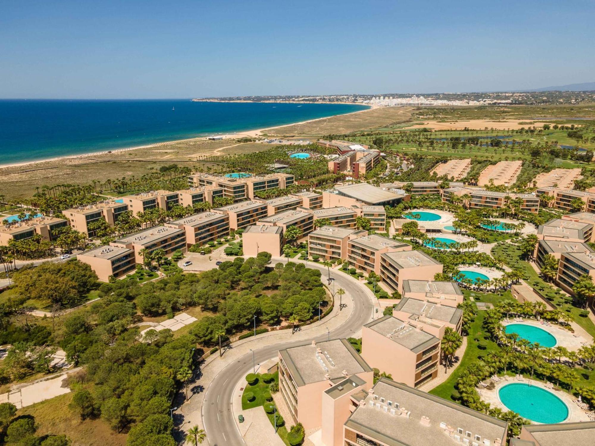 Salgados 2-bedroom - 900m From The - Wifi Apartment