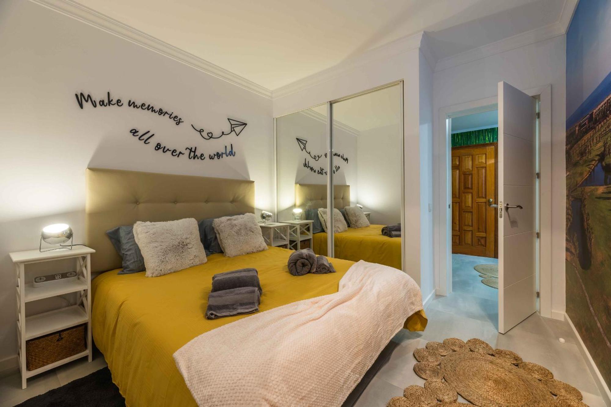 Salgados 2-bedroom - 900m From The - Wifi